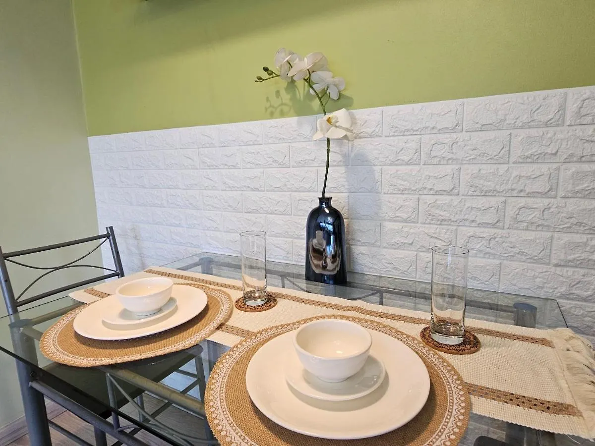 South Of Market Near High Street Bgc Classy & Stylish Studio, Central Location With City View Manila Philippines