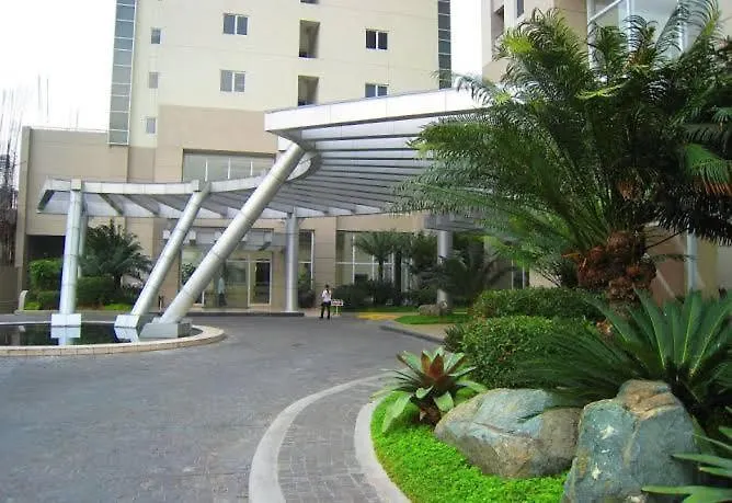 South Of Market Near High Street Bgc Classy & Stylish Studio, Central Location With City View Manila