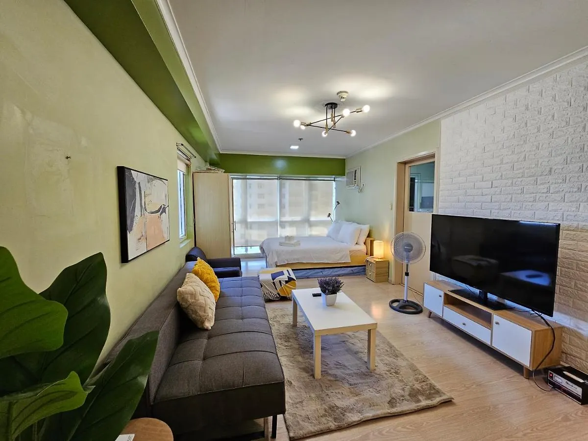 South Of Market Near High Street Bgc Classy & Stylish Studio, Central Location With City View Manila