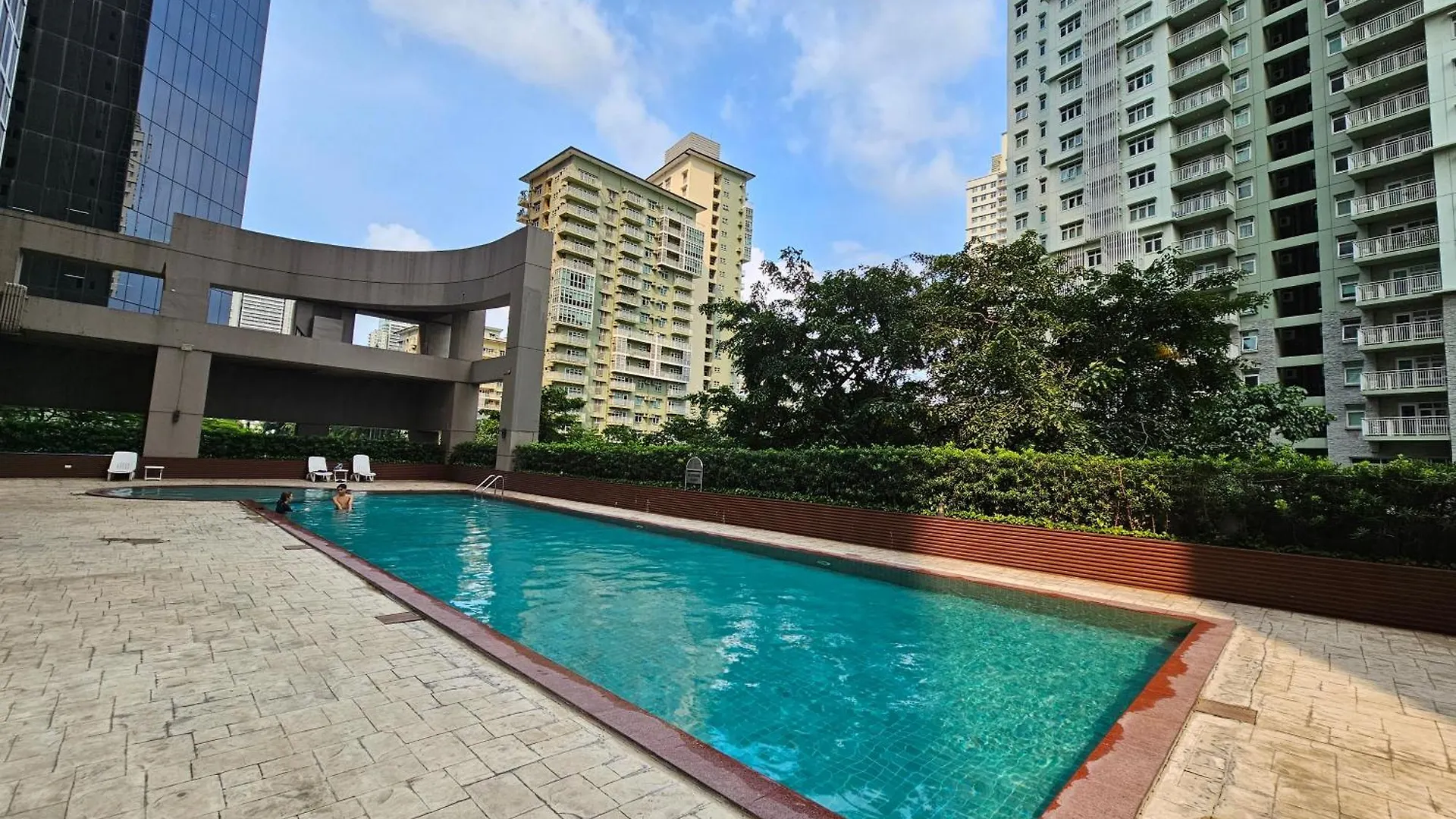 Apartment South Of Market Near High Street Bgc Classy & Stylish Studio, Central Location With City View Manila